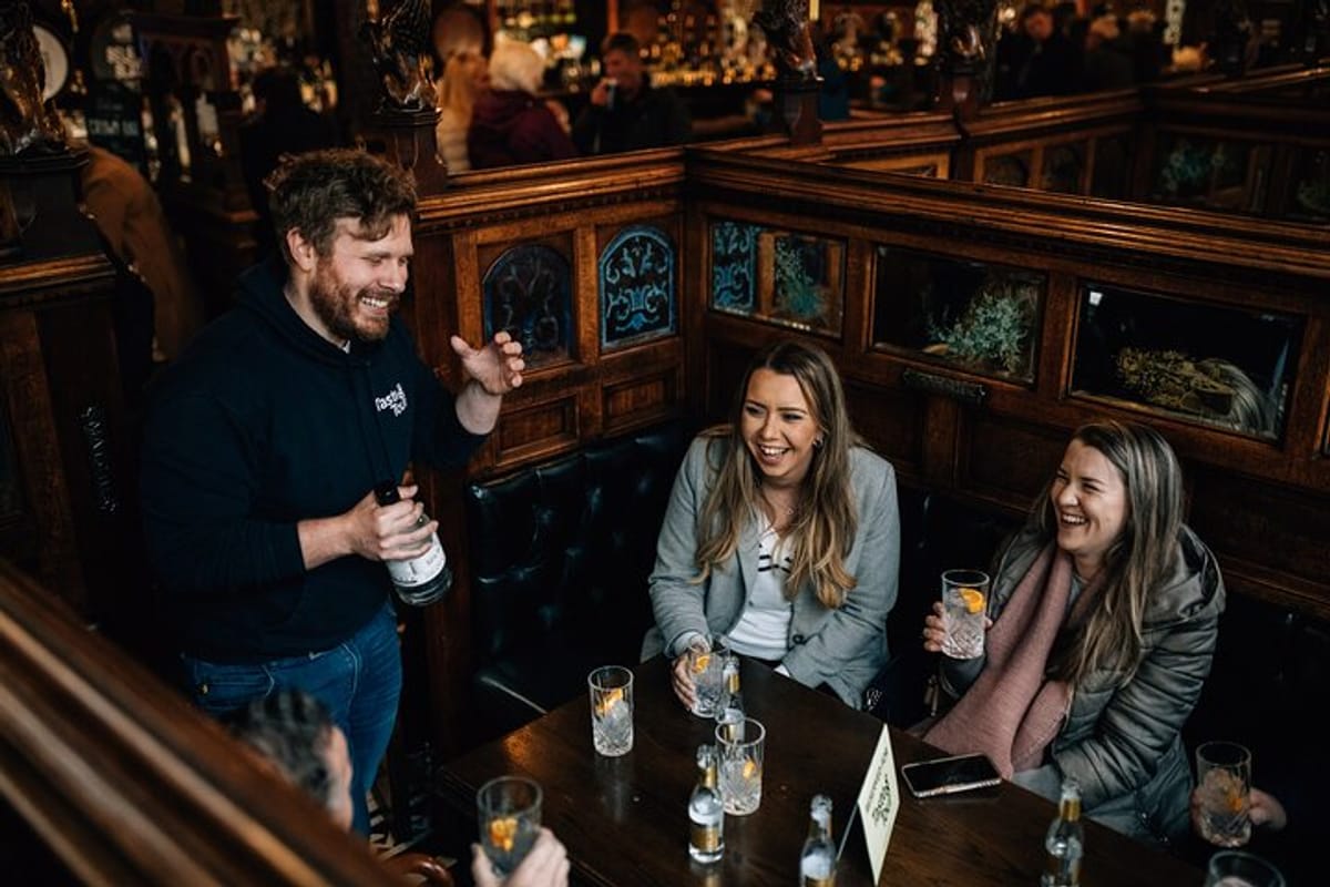 guided-gin-tour-in-belfast_1